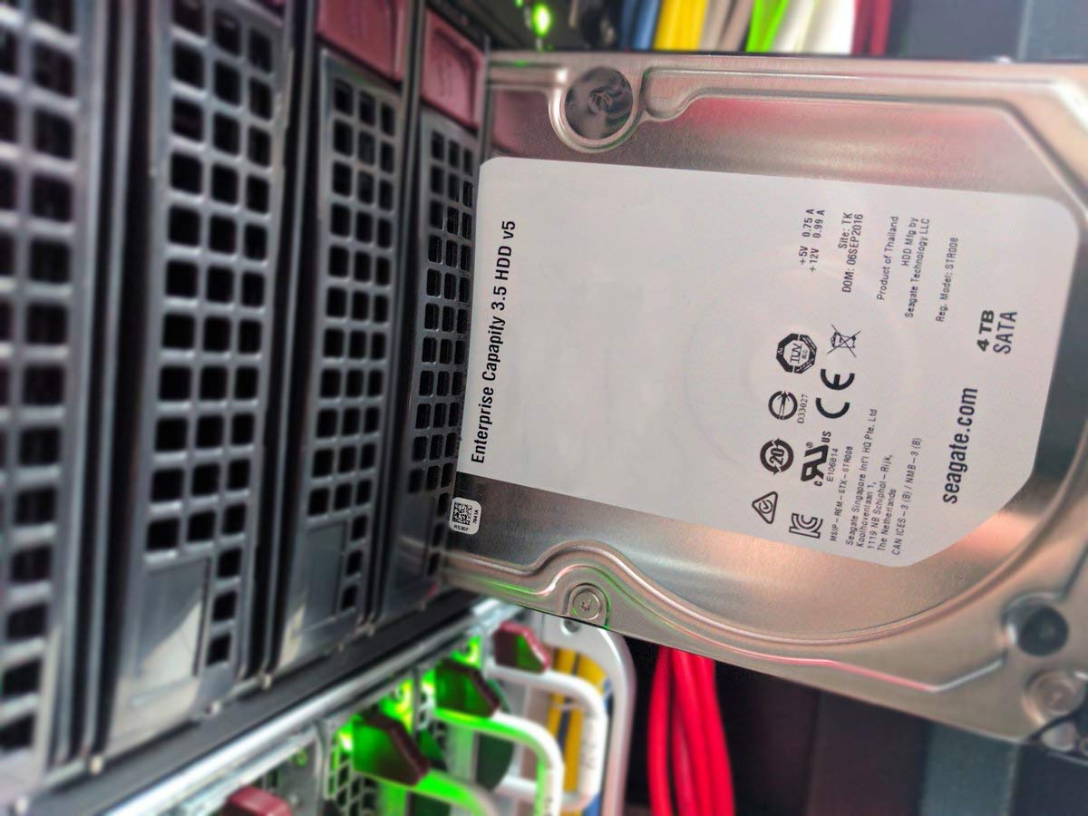 4TB 7.2K RPM 3.5in SATA Internal Hard Disk Drive R95567