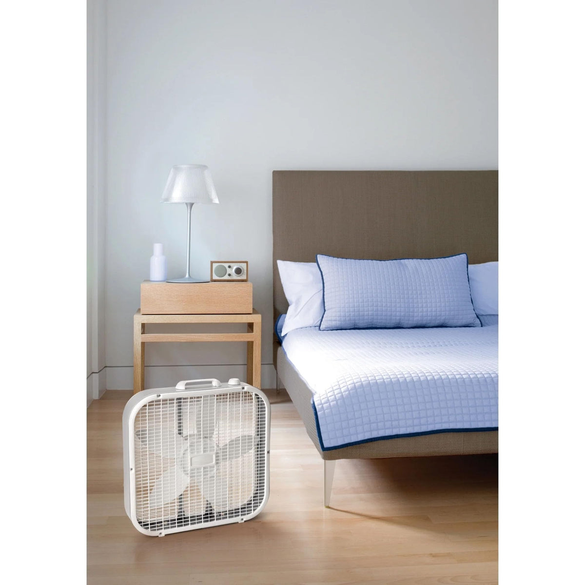 20 Inch White Box Fan 3 Speed X556